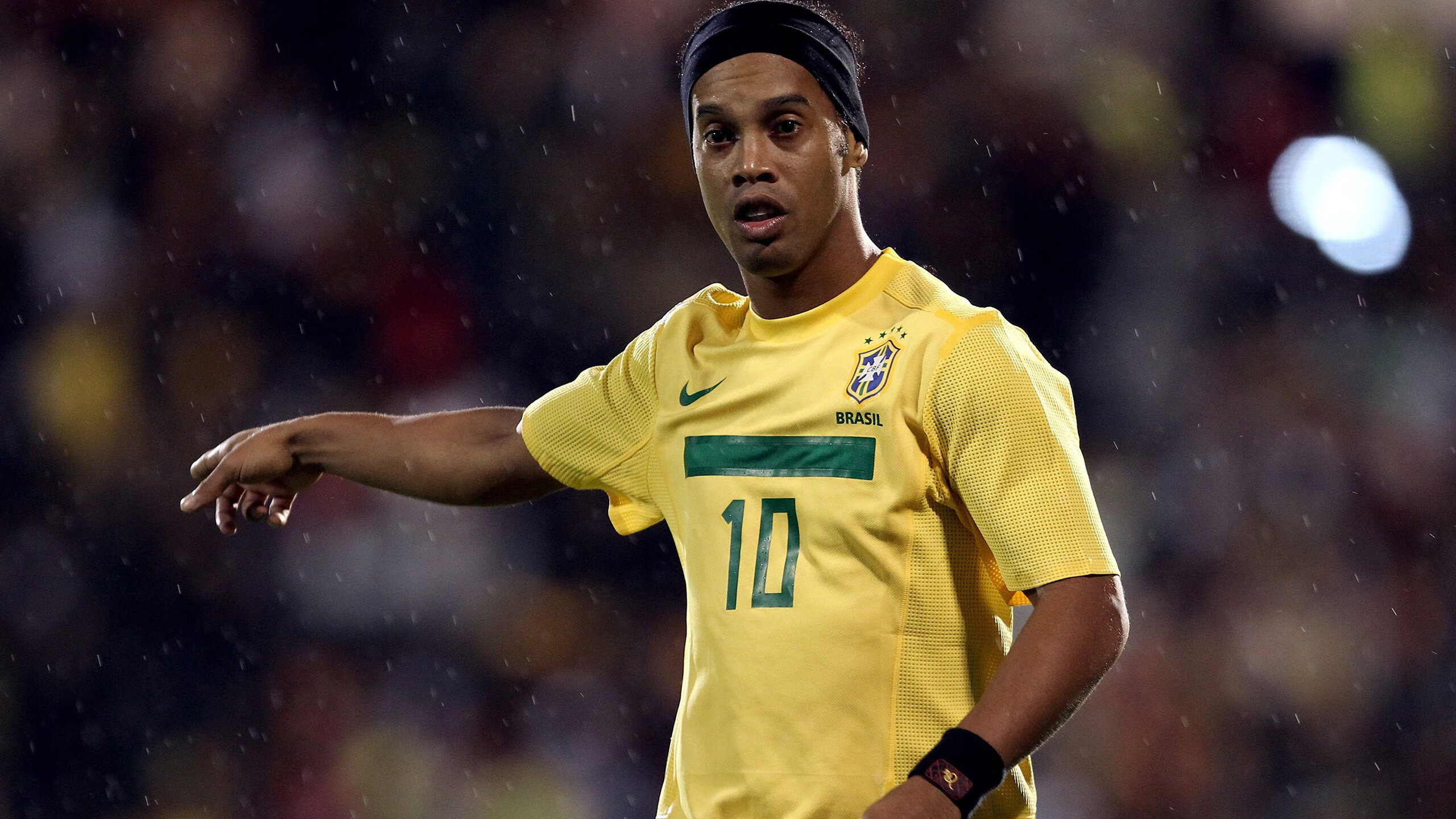 开云体育中心-一夫当关，万夫莫开，AC米兰门神神勇扑救，巴黎圣日耳曼单刀梦碎圣西罗，圣西罗门神一夫当关，大巴黎单刀梦碎